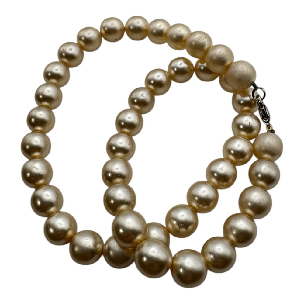 Lot of 4 Faux‎ Pearl Jewelry Pieces 3 Necklaces 1 Bracelet Vintage Costume - Picture 3 of 6